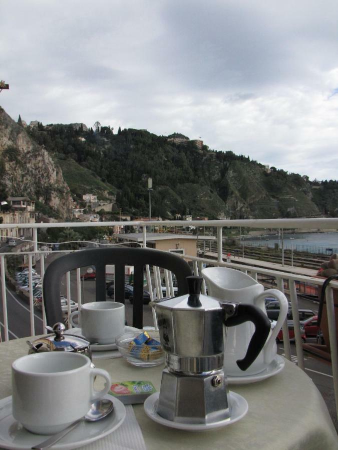 Agon Couette-café 2*